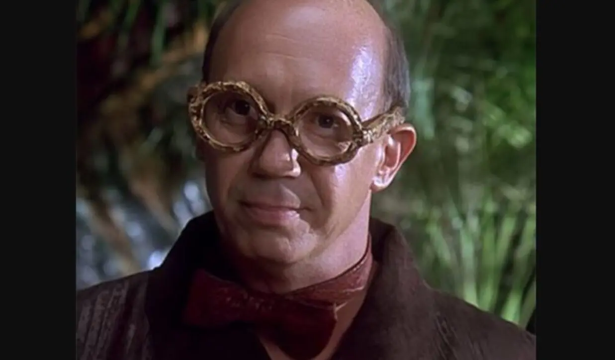 Dann Florek interpret&oacute; al Sr. Rajuela