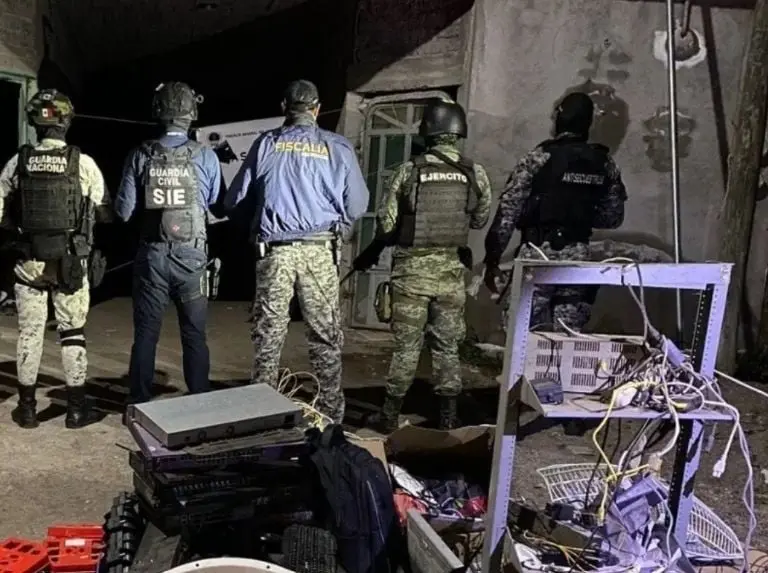 El grupo criminal instaló sus propias antenas de conexión a internet Créditos: Especial