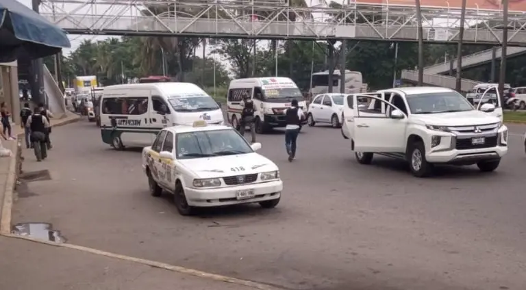 Delincuentes generaron caos en Villahermosa. Foto: X (@pako_red).