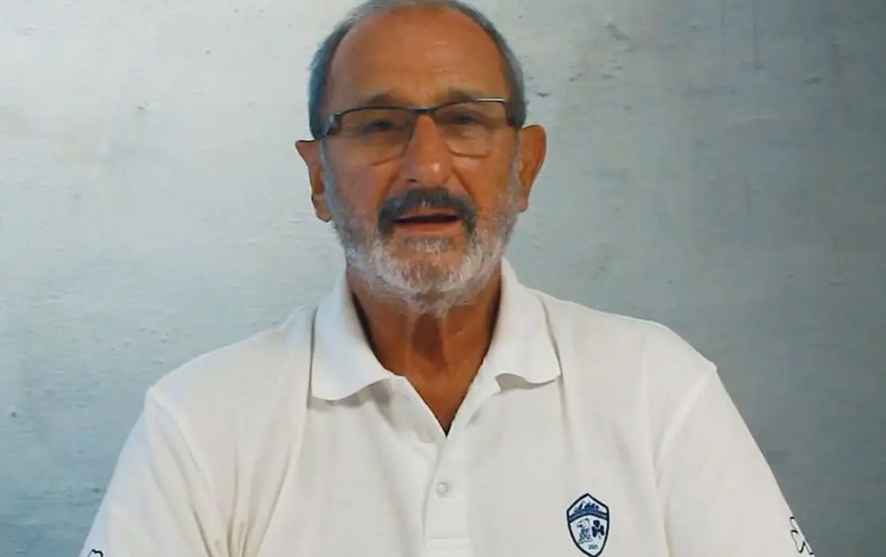 Gustavo Zerbino. Fue quien recolectó los objetos de sus compañeros fallecidos para dárselos a sus familias. Ahora tiene 70 años, está divorciado y tiene cuatro hijos. Dirige desde 1980 una gran empresa química y es presidente de la Asociación de Química de Uruguay.