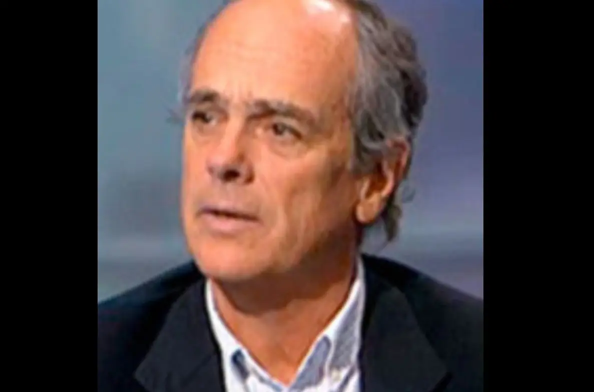 Pedro Algorta. No pertenecía al equipo de rugby y fue al viaje invitado por uno de sus amigos. Ahora tiene 72 años, se casó y tuvo 3 hijos. Estudió Economía y fue director de una importante fábrica de cerveza.