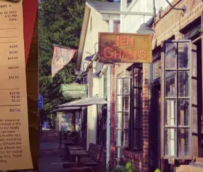 Restaurante Impone Cargo en Cuentas para Pagar el Seguro Médico de empleados y Enfrenta Amenazas 