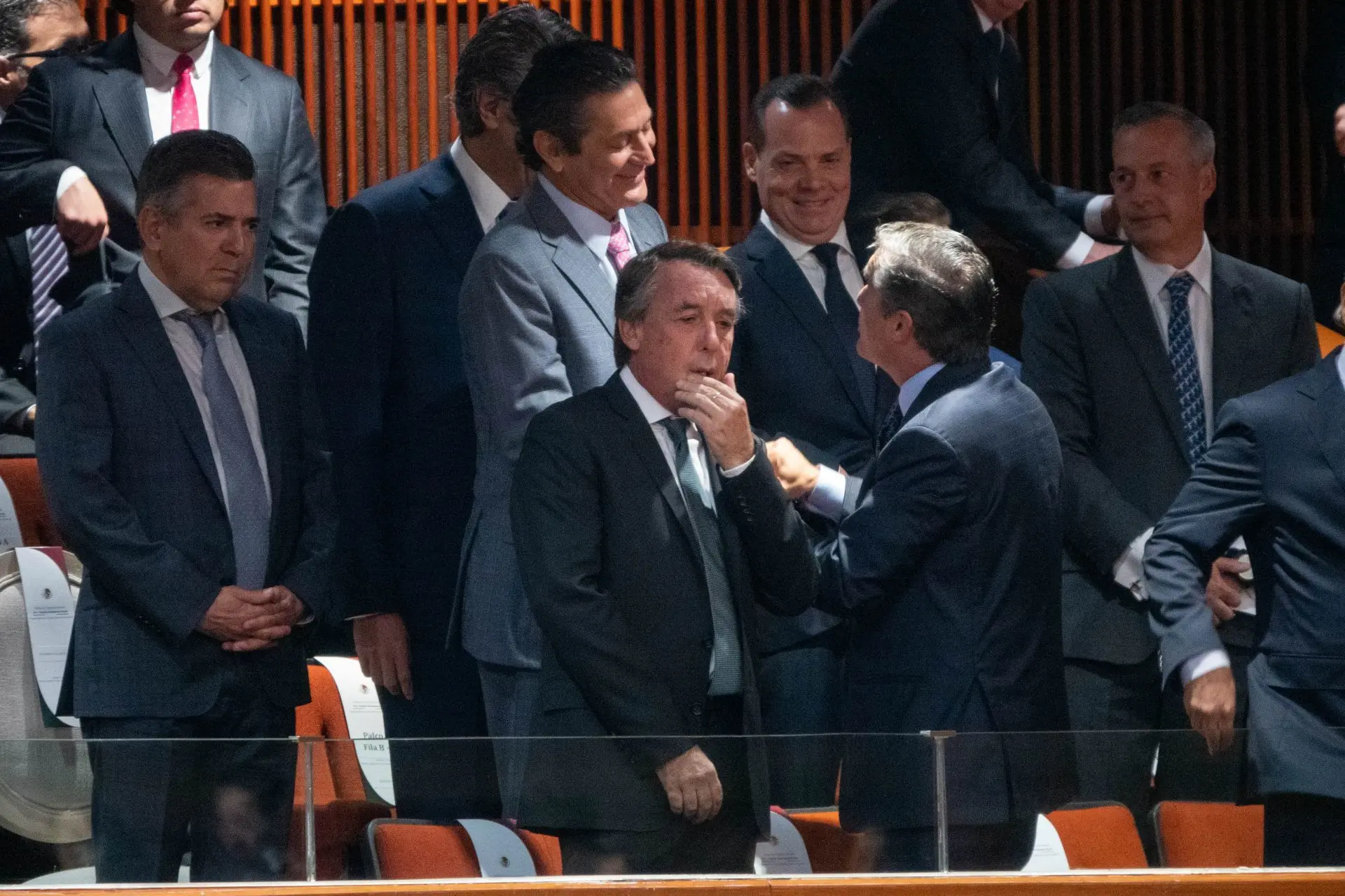 Emilio Azcárraga Jean (dueño de Televisa) también asistió a la toma de protesta.