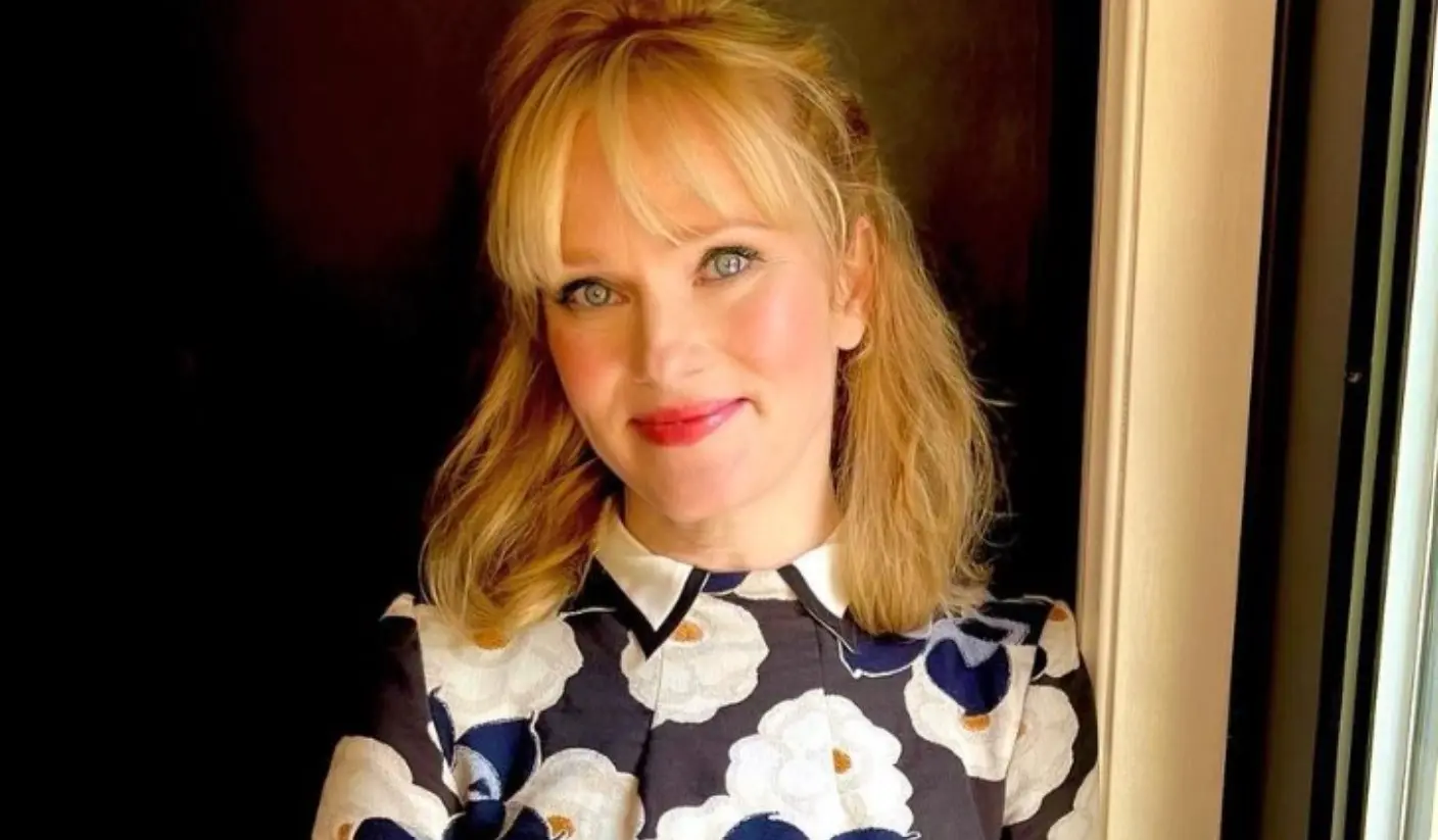 Ahora tiene 46 años y ha tenido participaciones especiales en series como About a Boy y Gotham.