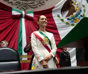 FOTO: El beso de Sheinbaum a Manuel Velasco que desató críticas 