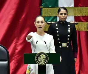 Color marfil, bordado a mano: así es el simbólico vestido Claudia Sheinbaum