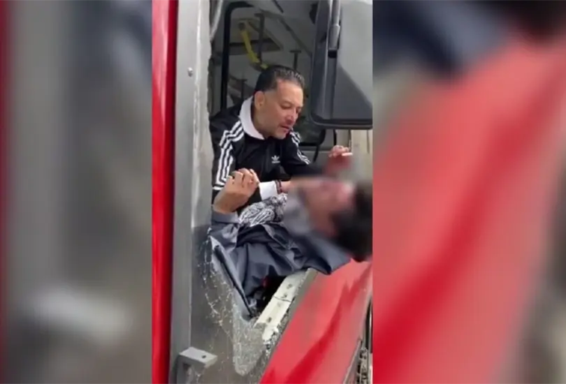 Tras la pela, el Metrobús y la SSC informaron que ambos sujetos fueron detenidos. Tras la pela, el Metrobús y la SSC informaron que ambos sujetos fueron detenidos.