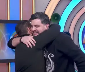 Te veo como un hijo: Mario Bezares y Paul Stanley se dan un abrazo en Hoy