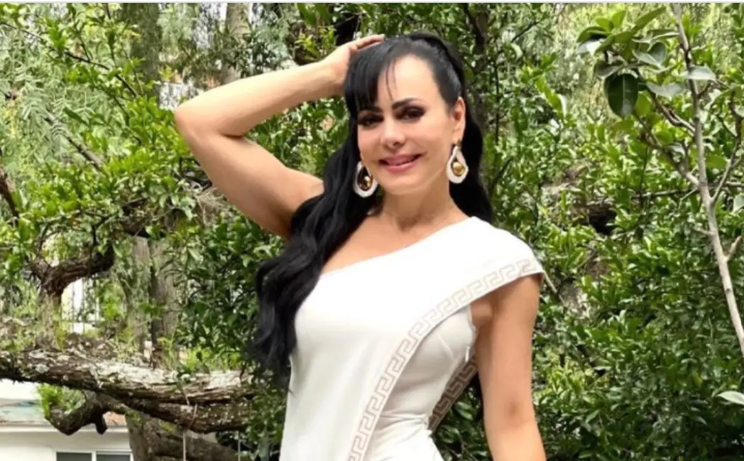 Maribel tiene dos terrazas en su casa con vista al jardín, uno de sus lugares preferidos.<br>