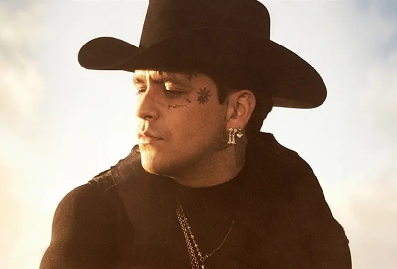 Christian Nodal sale de hospital tras grave infecci&oacute;n