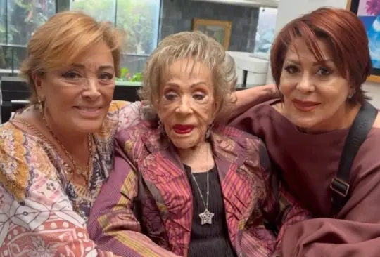 Silvia Pinal y sus hijas