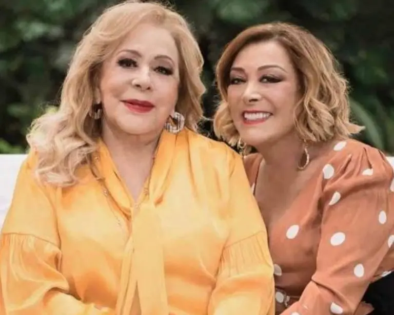 A sus 93 años, Silvia Pinal continúa asistiendo a eventos públicos, aunque en los últimos meses ha enfrentado diversos problemas de salud.<br>