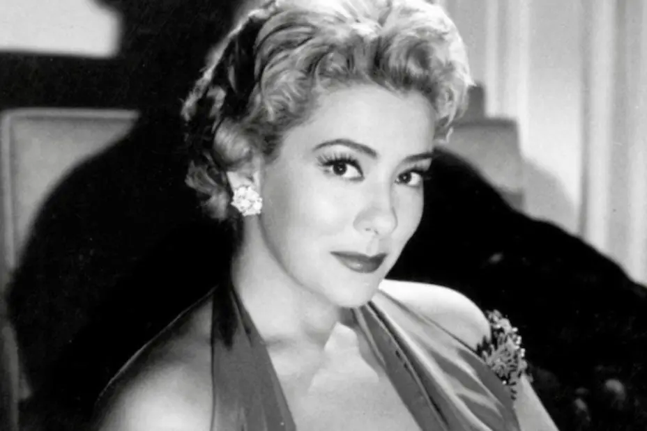 Debutó en el cine en 1949 con la película El pecado de Laura.