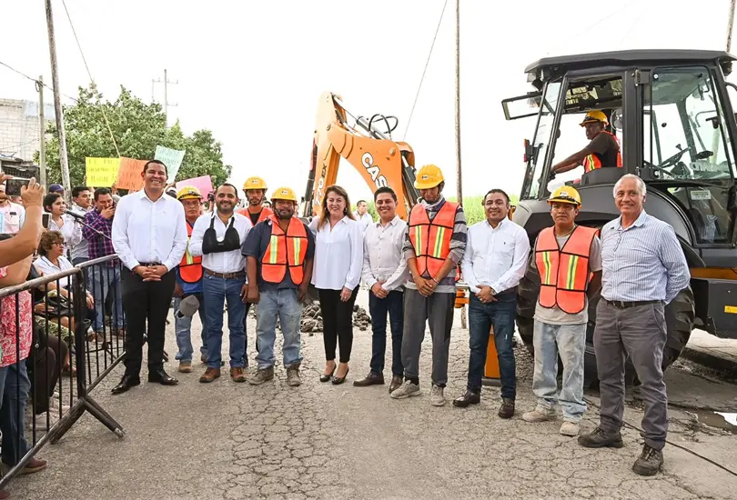 Margarita Gonz&aacute;lez da banderazo al Circuito Tierra y Libertad
