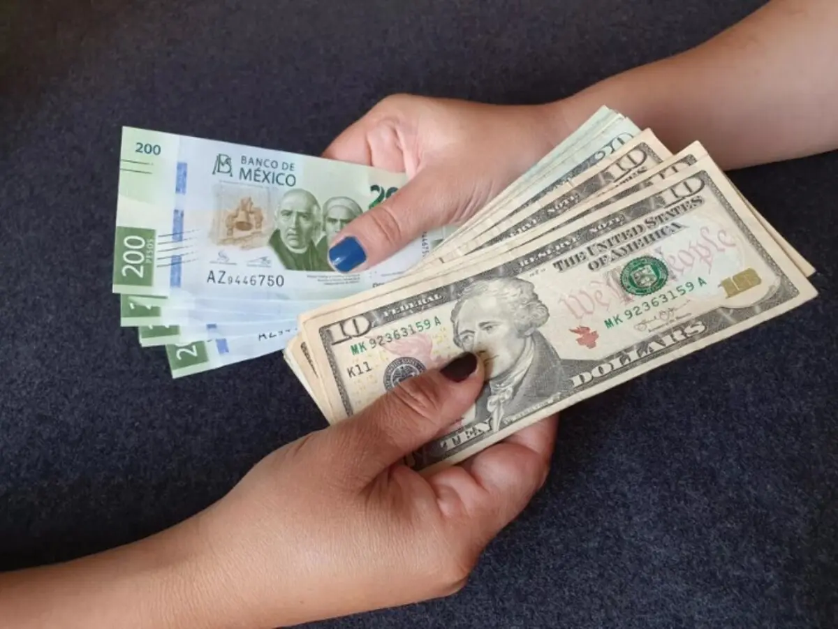 El comportamiento del dólar en México durante los últimos días ha mostrado estabilidad, aunque con episodios de volatilidad moderada. Archivo.