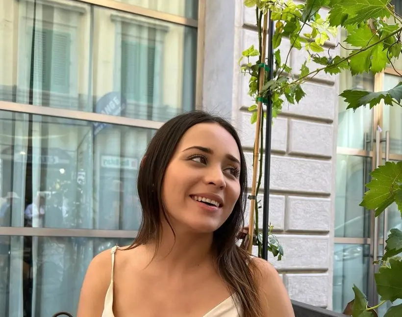 Aunque en Facebook e Instagram no tiene tantos seguidores, comparte frecuentemente fotos y videos.<br>