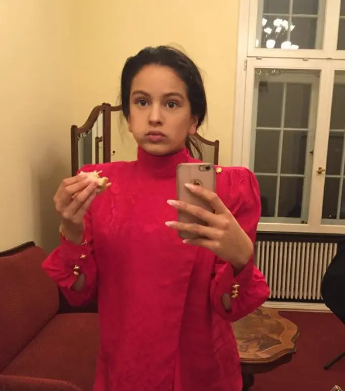 A la par de sus estudios, Rosalía comenzó a hacer presentaciones de flamenco en clubes.