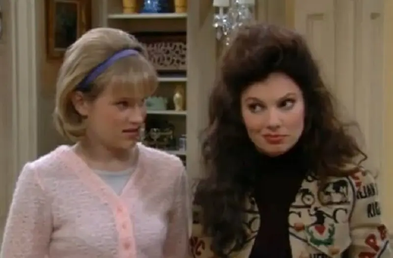 Una de ellas fue Nicholle Tom, quien dio vida a Maggie Sheffield en la popular serie.