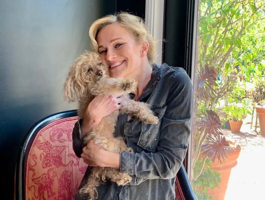 En 2015, hizo una aparición en la serie 'Gotham' como Miriam Loeb, la hija del comisario Gillian Loeb.