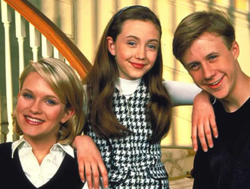 Al principio de la serie, Maggie es tímida e insegura, pero con la influencia de Fran, se convierte en una joven popular.