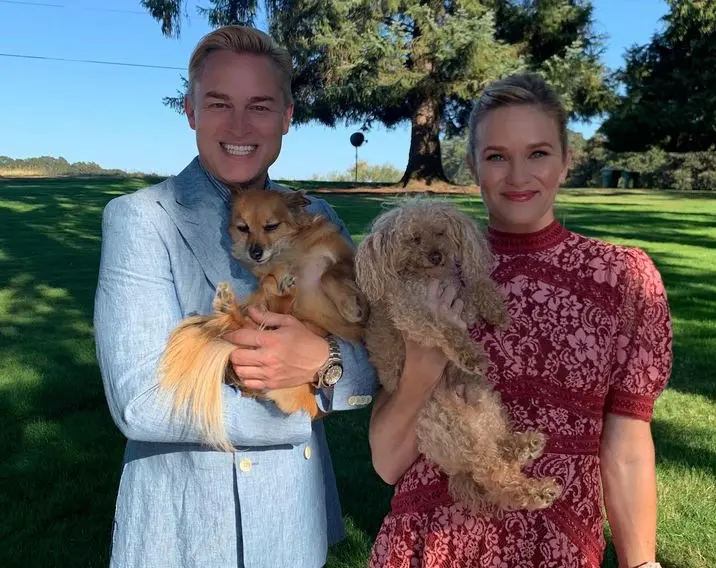 Antes de participar en 'La niñera', ya había trabajado en la serie 'Beverly Hills, 90210' y en la exitosa película 'Beethoven'.