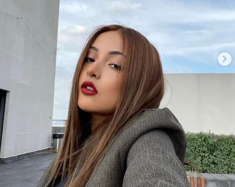 Según ha revelado la joven, tras el amargo rato que pasó en sus XV años, sus papás le hicieron otra fiesta por sus 16 años, pero esta vez no lo hicieron público.