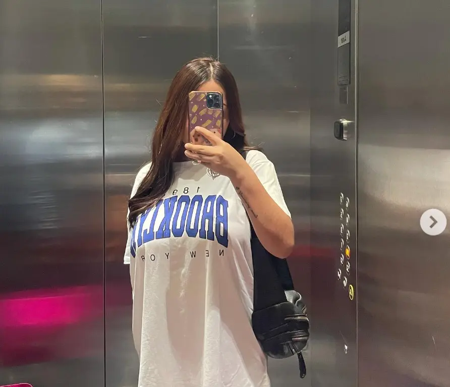 Actualmente, goza de gran popularidad en redes sociales como influencer de moda.<br>