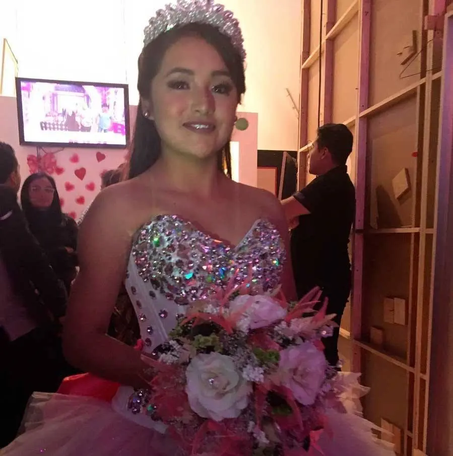 Rubí Ibarra, una joven originaria de San Luis Potosí, se hizo famosa en redes sociales por un video viral de 2016, donde su papá invitó a todos a su fiesta de XV años.