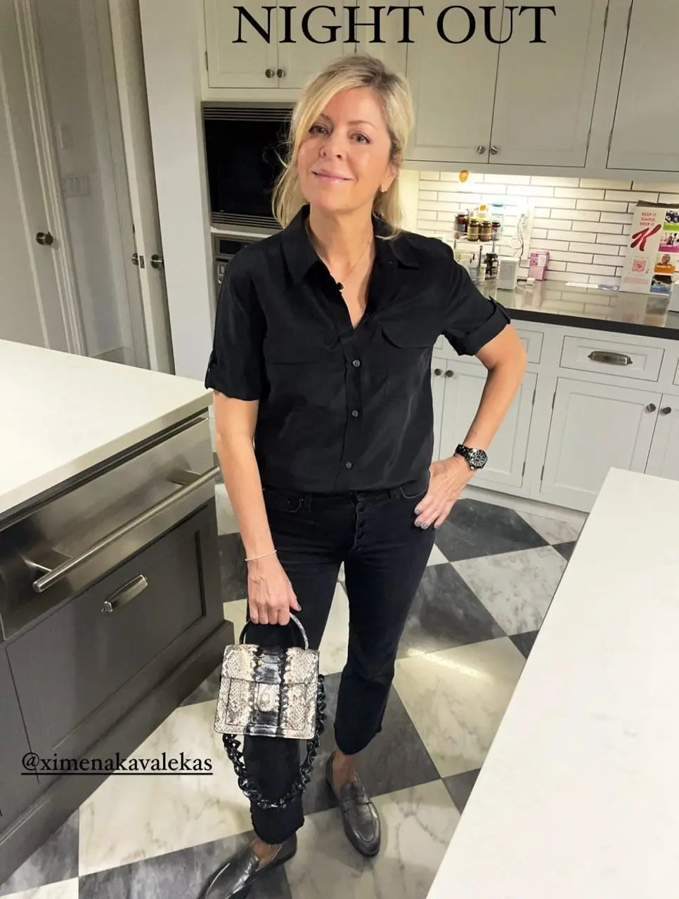 Está casada con un hombre llamado Juan Felipe Souza desde 1993 y tienen dos hijas que ya son adultas.