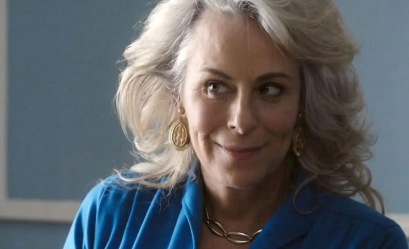 Ahora tiene 68 años y es madre de tres hijos. Ha trabajado en series como 'This is Us' y 'Playing House'.