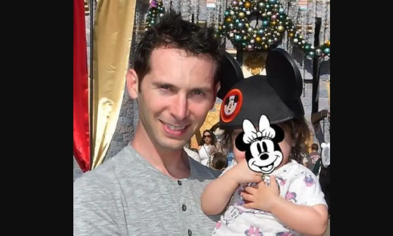 Ahora tiene 38 años, tiene una hija y dejó la actuación. Se convirtió en Director Creativo de la compañía Virgin Produced, que ha hecho películas como 'Limitless' y 'Movie 43'.