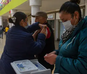 Sheinbaum anuncia el inicio de la vacunación contra la influenza y Covid-19: fechas y lugares