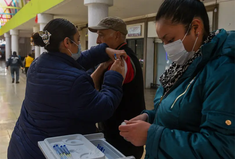 La campa&ntilde;a de Vacunaci&oacute;n contra la Influenza y Covid-19 es gratuita.