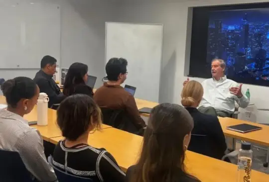 Vicente Fox en su primera cátedra en la Universidad Internacional de Florida.