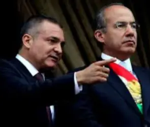 Felipe Calderón reacciona: Debe asumir las consecuencias