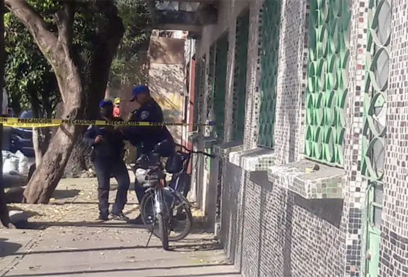 Hallan cuerpo en descomposici&oacute;n en un departamento en Portales