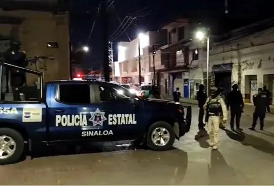 Comunidades reportan balaceras y narcobloqueos en Culiacán