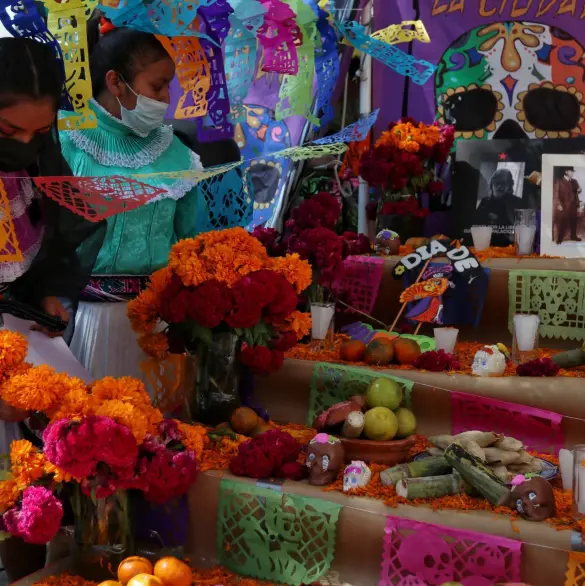 Ofrenda de Día de Muertos: esto simbolizan todos sus elementos