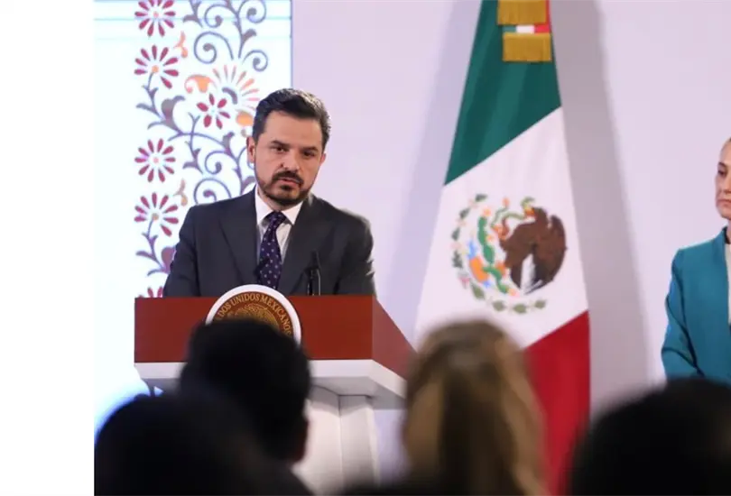 Zo&eacute; Robledo se mantiene firme como director del IMSS