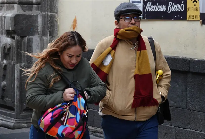 El fr&iacute;o no cede en CDMX y Edomex.
