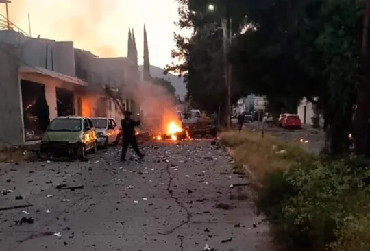 Explota coche bomba en Acámbaro. 