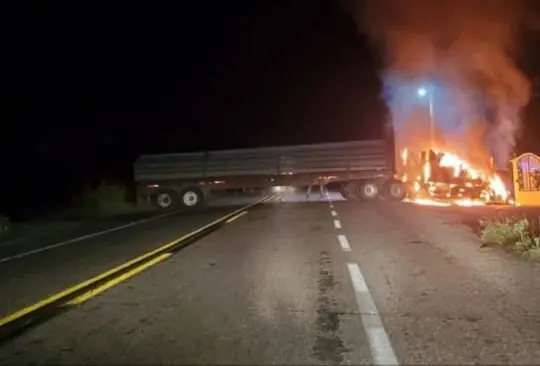 Los habitantes de Tecpan Galeana han señalado que los enfrentamientos han durado más de dos horas. 