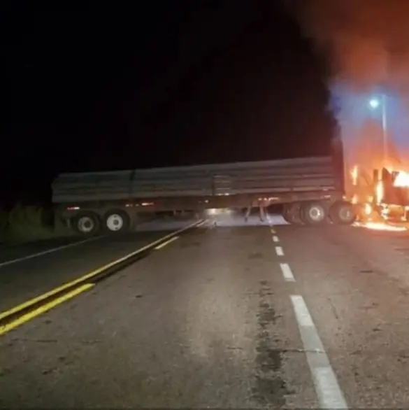 Jornada violenta en Tecpan de Galeana: bloqueos, detenidos y víctimas mortales