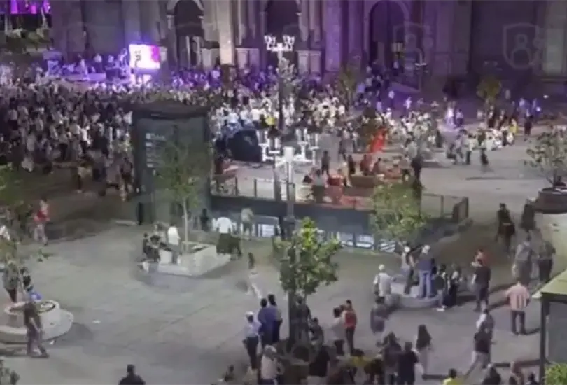 El momento exacto en el que atropellan a multitud en Guadalajara. El momento exacto en el que atropellan a multitud en Guadalajara.
