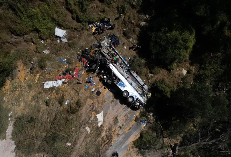 Una tragedia ocurri&oacute; en Zacatecas. Cami&oacute;n de pasajeros choc&oacute;.