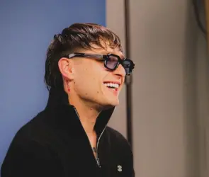 FOTOS | Captan a Peso Pluma de romance con Diana Esparragoza, nieta de El Azul