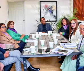 Eduardo Ramírez y colectivos feministas trazan agenda por los derechos de las mujeres