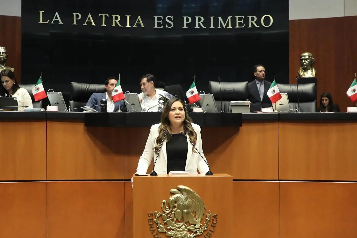 La senadora Cynthia López Castro anunció su renuncia al PRI Especial