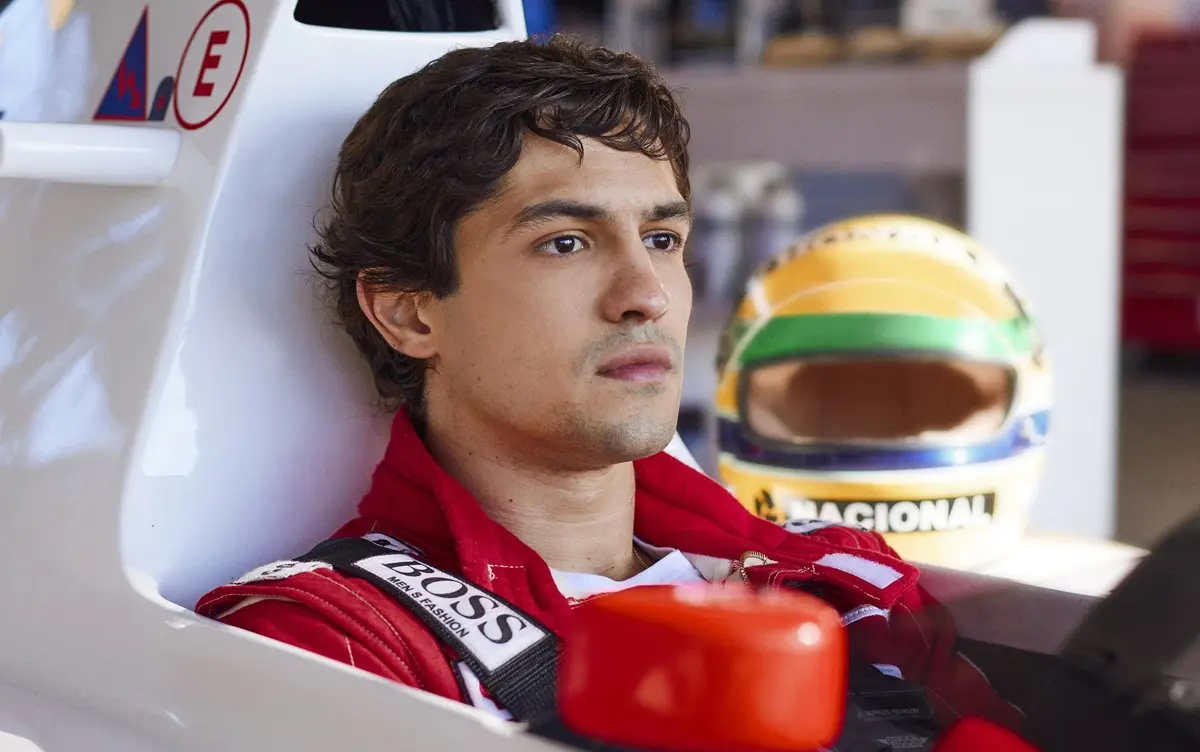 Senna (29 de noviembre). El piloto de carreras brasileño Ayrton Senna se convirtió en una leyenda de los deportes, hasta que una tragedia cambió la Fórmula 1.<br>