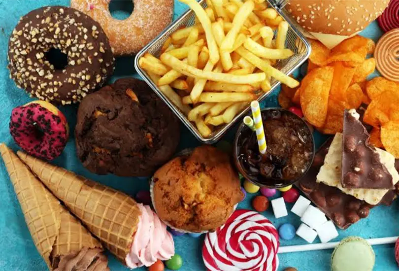 Pap&aacute;s ser&aacute;n multados por mandar comida chatarra a sus hijos